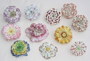 Vincennes porcelain flowers - source John Whitehead